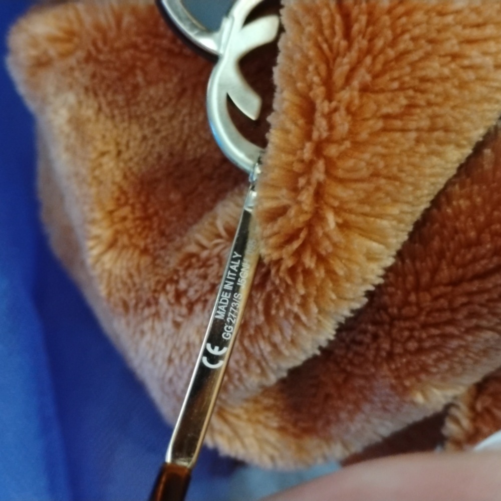 Unisex -Gucci Sunglasses with Brown Lenses and Gold Details - Picture 3 of 8
